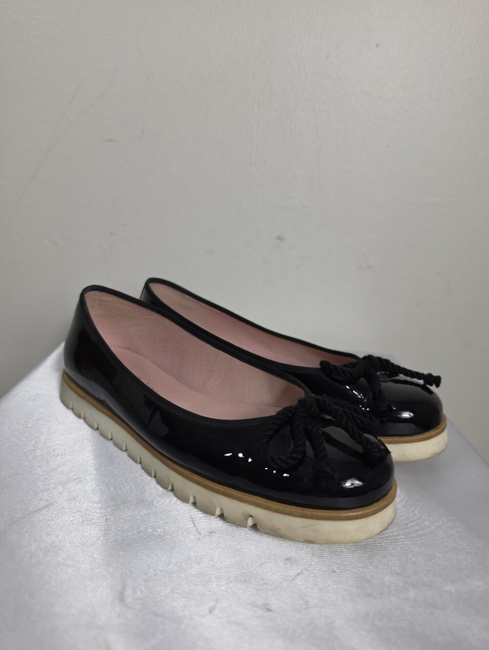 Pretty Ballerinas Black Patent Platform Ballet Flats with Rope Bow
